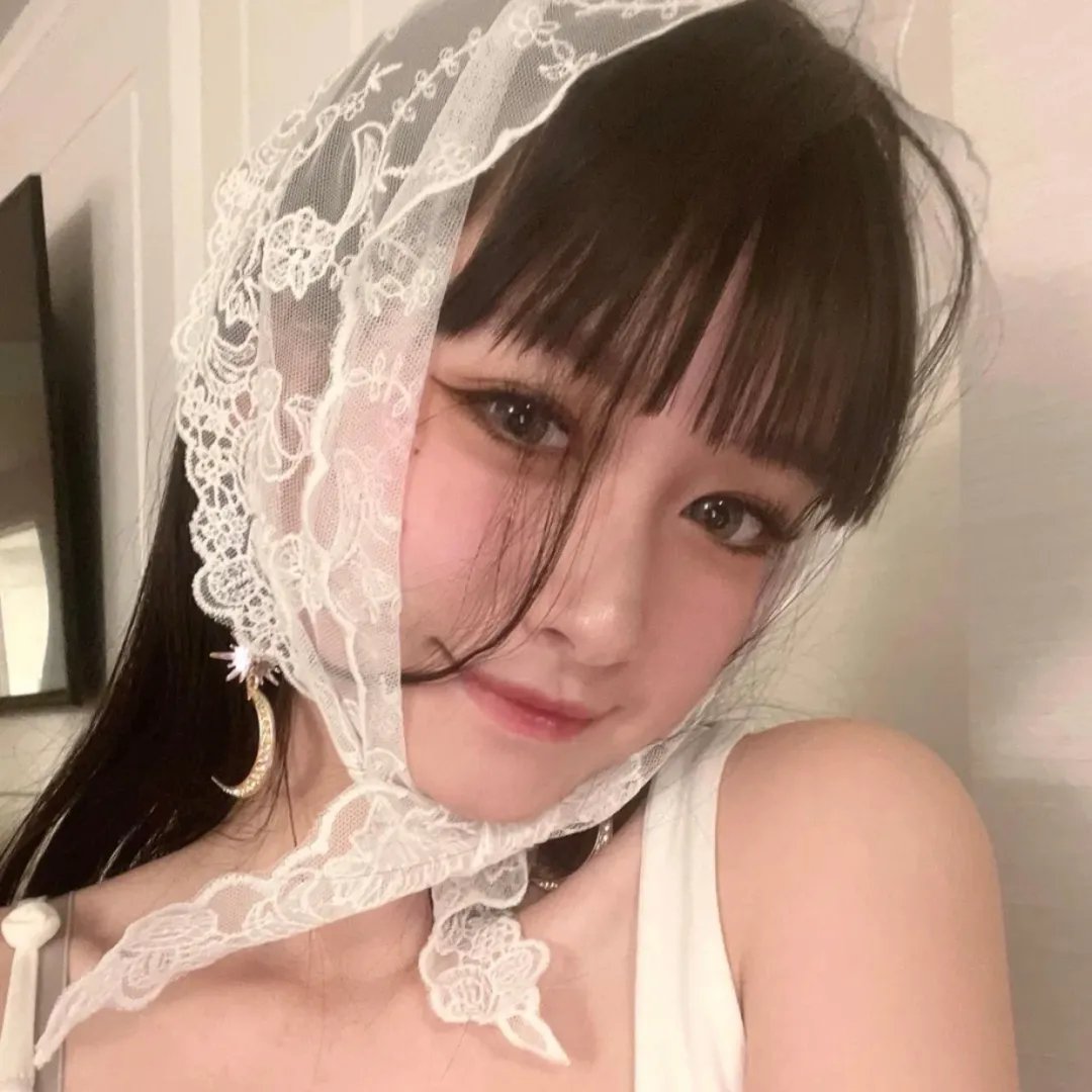 腰间持枪